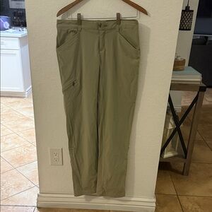 Patagonia Women's Tan Cargo Pants